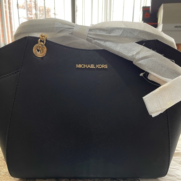 Michael Kors Handbags - New Michael Kors Jetset Large Chain Shoulde Tote